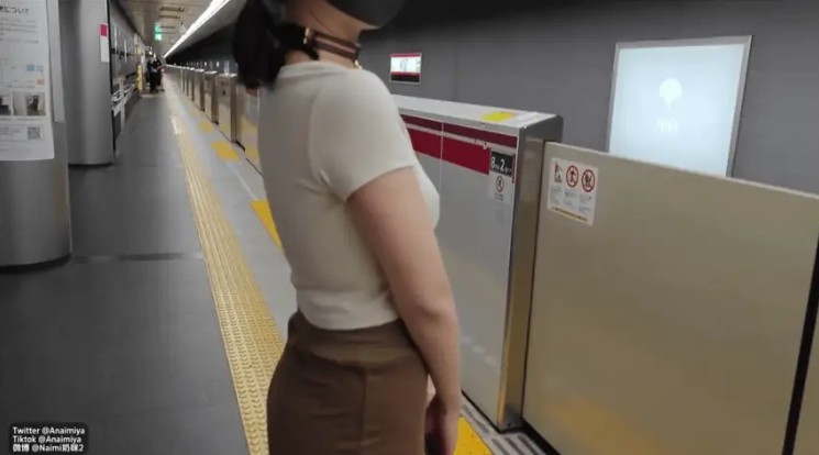 极品反差福利姬[奶咪]接受金主的任务 不穿内衣逛街 去… [1v+927M]