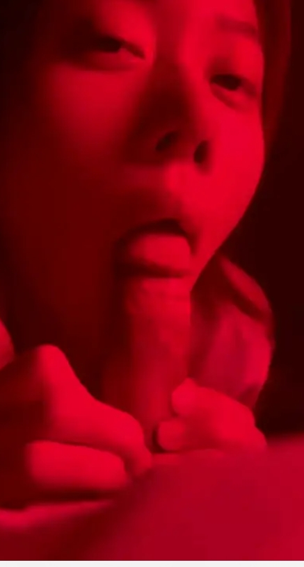 无锡大学高颜值富二代小骚妹cos兔女郎，与男友居家狂野… [6v+300M]