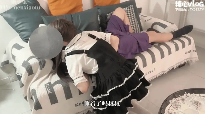 糖心VlogUp主[嫩小兔]离家少女欲求不满 被同学爸爸操到… [1v+2G]