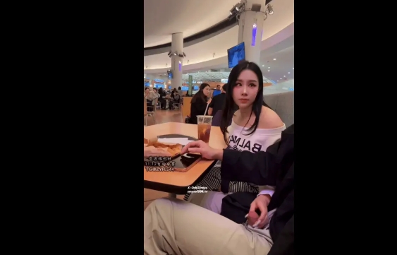 汐梦瑶-《大食堂户外挑战》+《在坐满人的电影院里直接..》 [2v+1.5G]